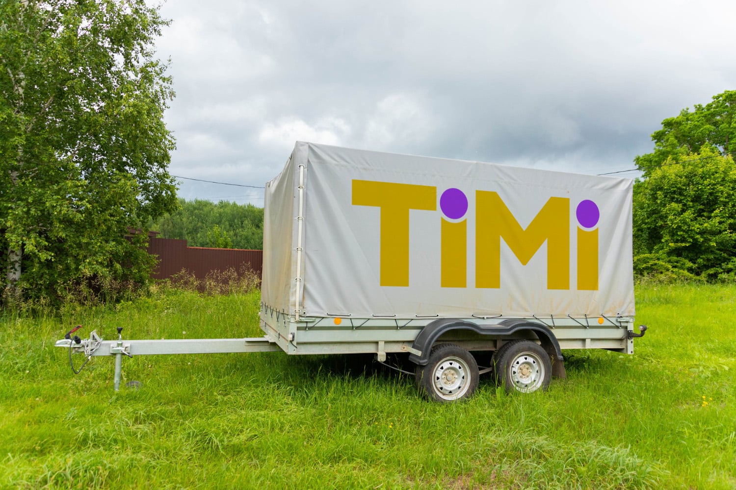 Przyczepa TiMi z logo